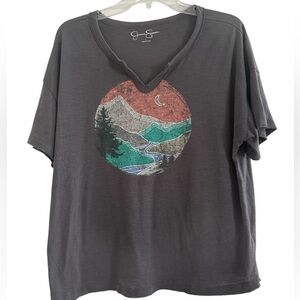 Jessica Simpson Gray Graphic T-Shirt with Mountains and Moon Scene.